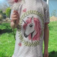Tilly Vokuhila-Shirt [Digital] – Bild 15